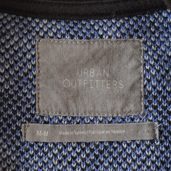 Urban Outfitters Animal Print Cropped Top Faux Fur Sweater Medium Blue Black - Picture 13 of 13